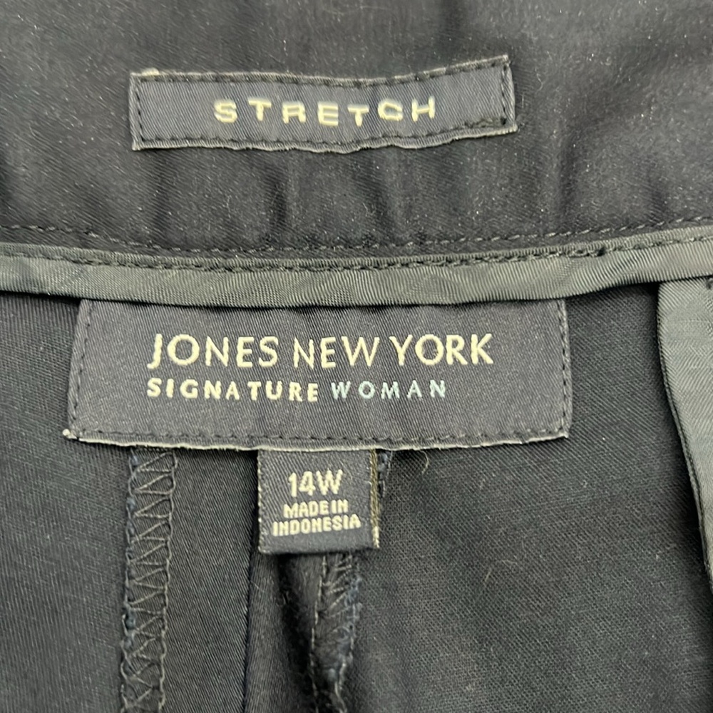 Jones New York Navy Blue Tailored Shorts - Picture 3 of 5